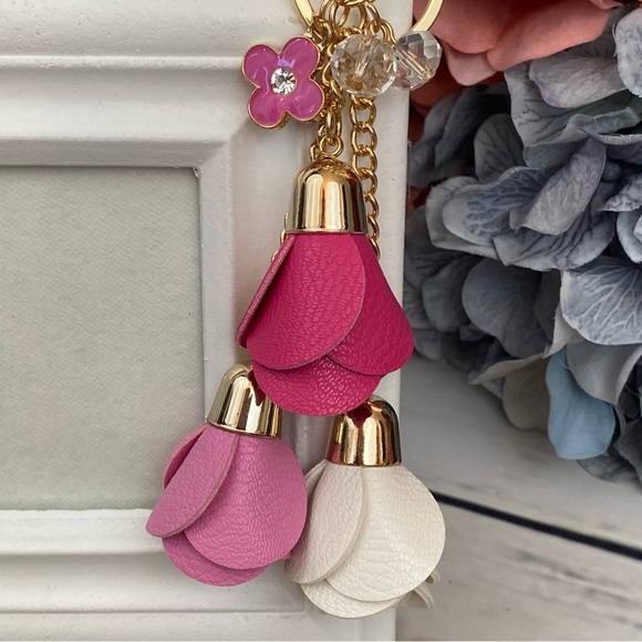 Multicolor Triple Rose Charm with Beads Keychain - Picture 3 of 12